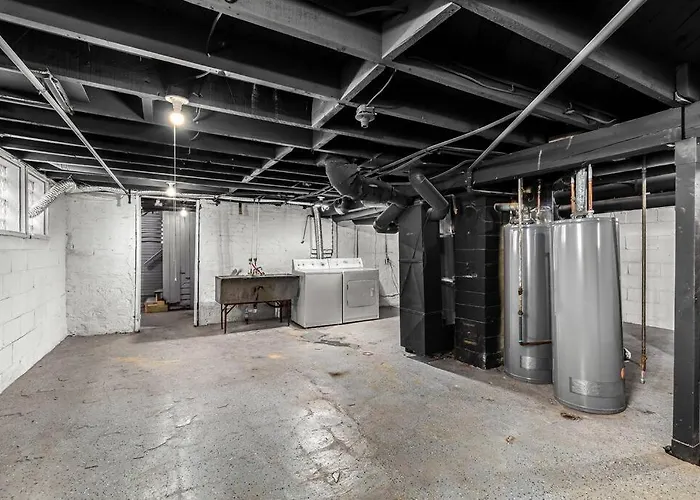 3Rd Story Loft Islandview Pets Included With Free Parking!
